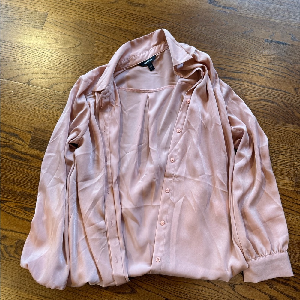 Size S expressss pink button down